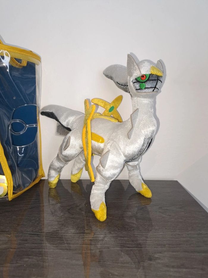 Peluche pokemon arceus