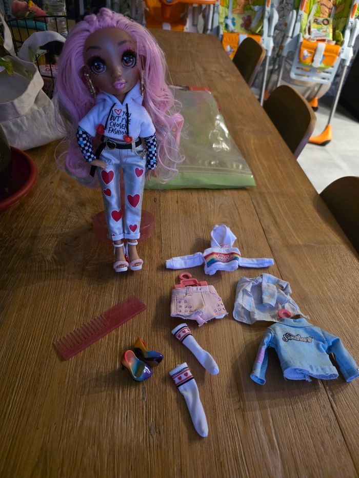 Poupee raimbow high 2 - photo numéro 3