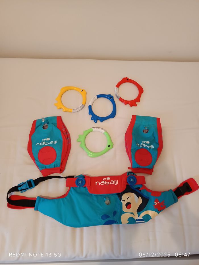 Ensemble bouées + anneaux aquatiques