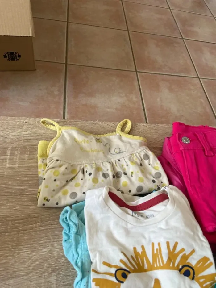 Lot fille 6 mois (14 pièces) - photo numéro 2