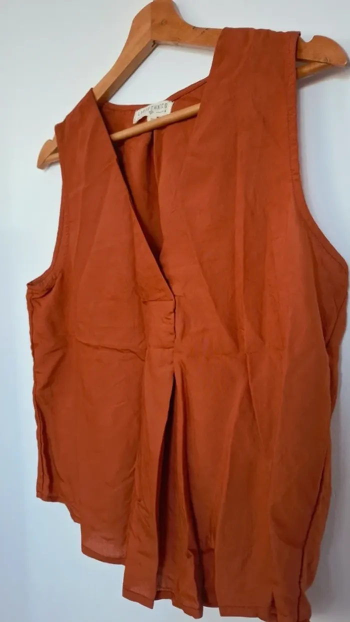 Blouse bohème chic rouille sans manches – parfait pour un look de rentrée tendance - photo numéro 5
