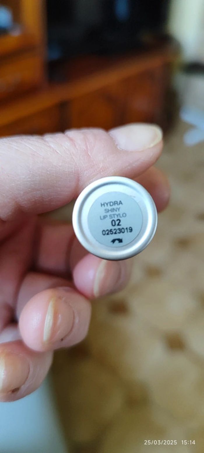 Kiko Hydra Shiny Lip Stylo Teinte 02 - photo numéro 2