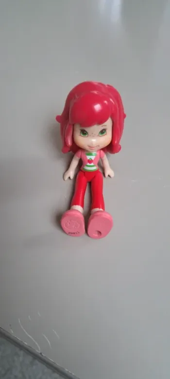 Figurine Charlotte aux fraises