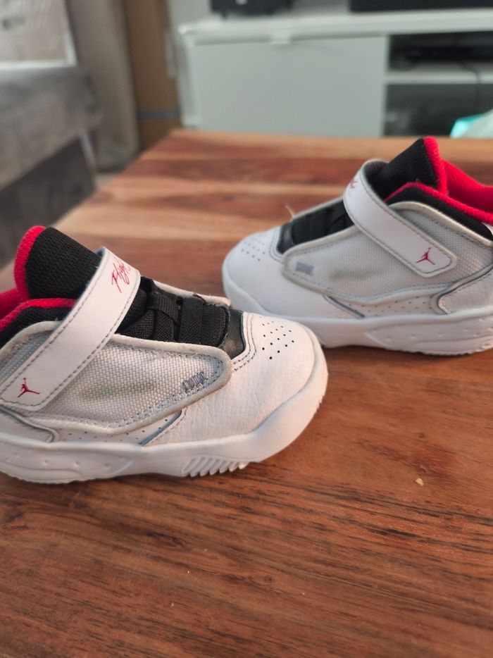 Basket Jordan pointure 23,5 - photo numéro 2