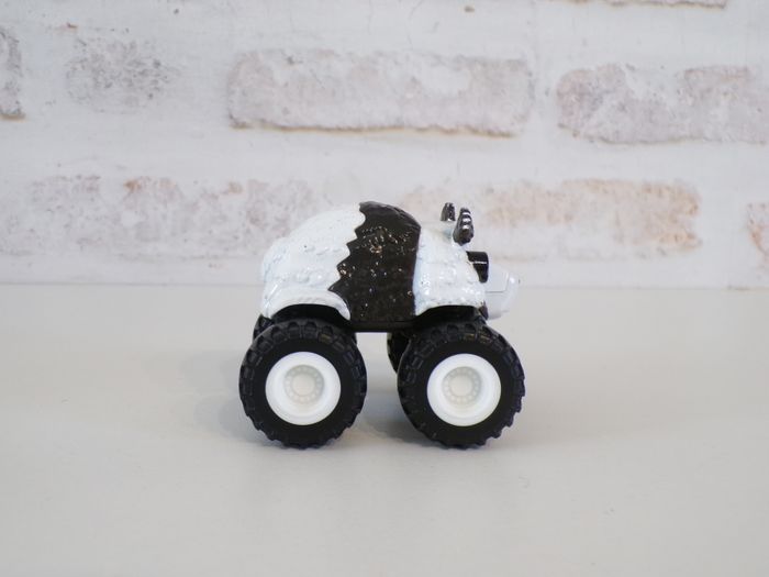 Monster Trucks - Panda - Les monstres Machines (J5) - photo numéro 3