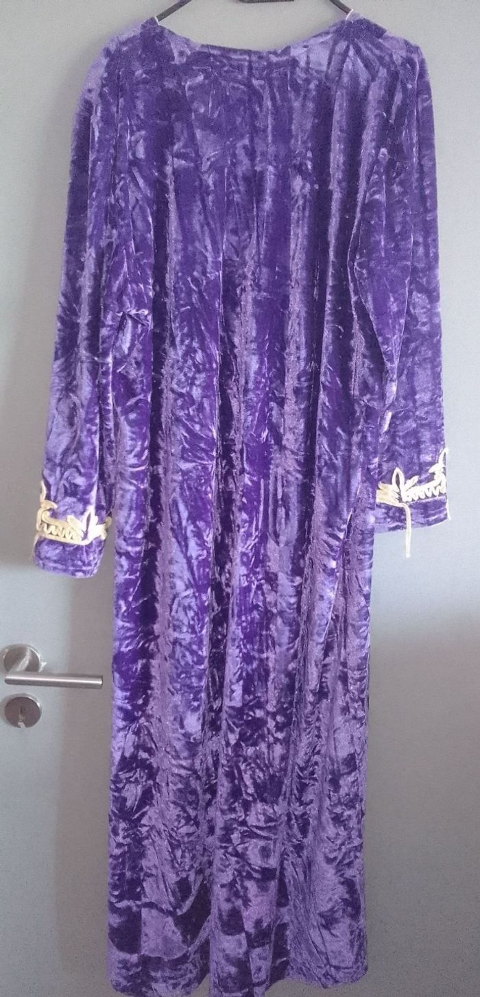 🌺 belle robe de nuit en velours violet et brodée seulement 8 eur 🌺 - photo numéro 5