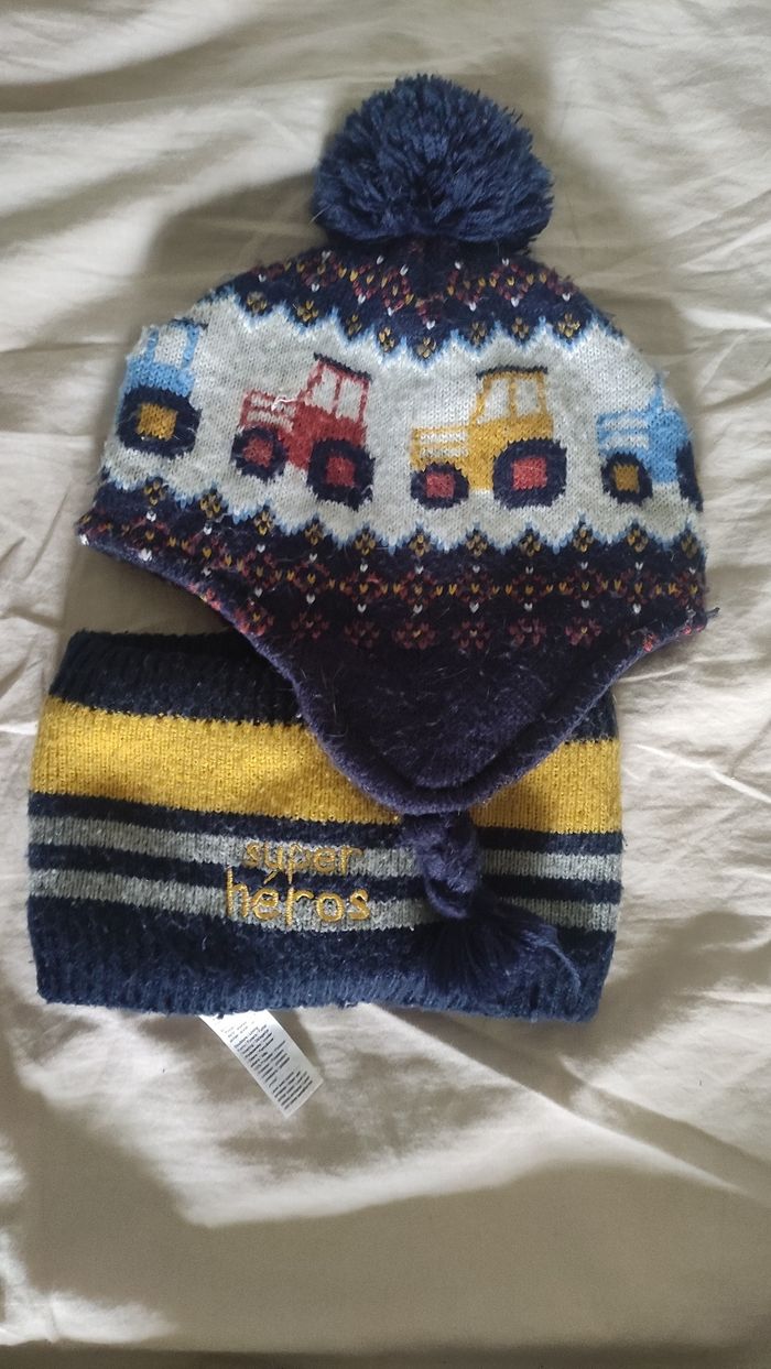 Bonnet et tout de cou 4 ans
