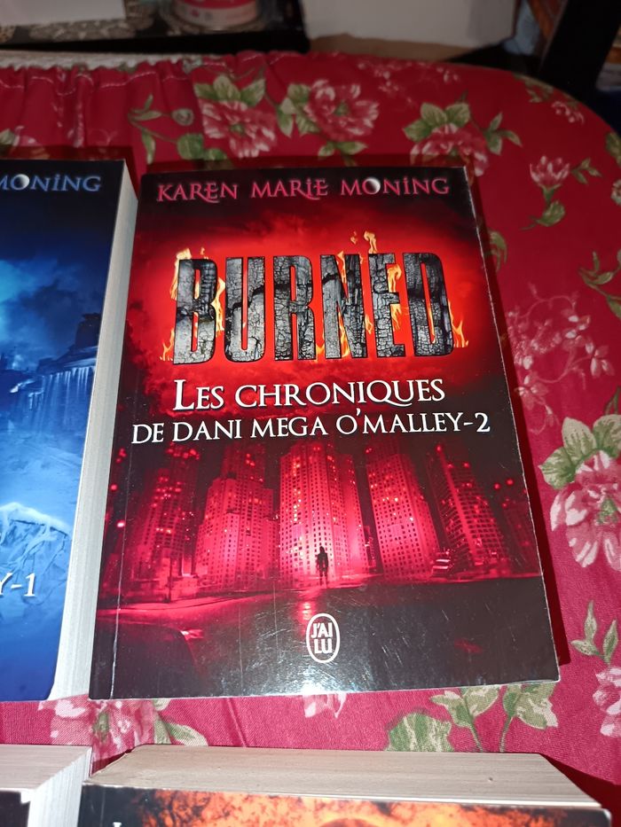 Lot chroniques de Dani mega O'Malley - photo numéro 3