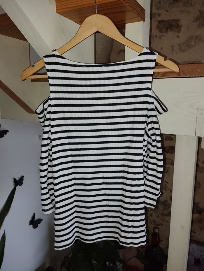 Pull fin à rayures épaules dénudées - photo numéro 4