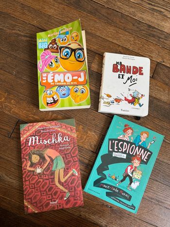 Lot 4 livres 8-10 ans