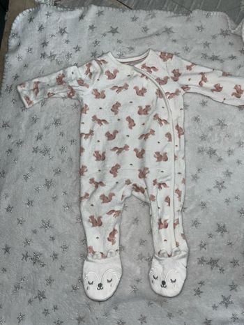 Deux pyjamas bébé fille