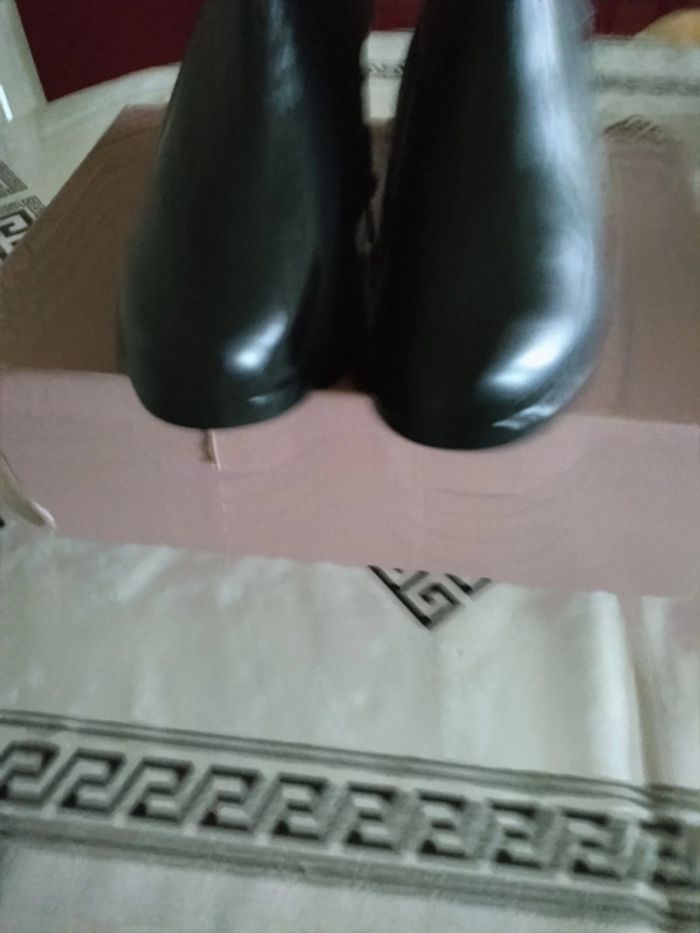 Bottines noires Trimares en cuir neuves  jamais portées dans leurs boîte d origine pointure 38 - photo numéro 5
