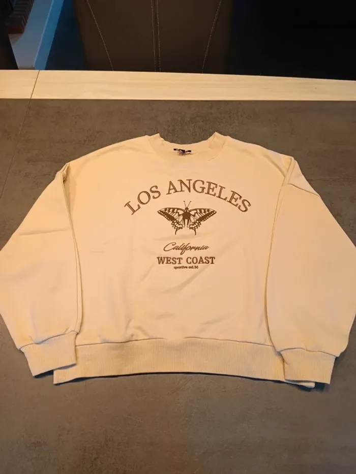 Vends sweat Kiabi los Angeles taille XXS 12 ans.