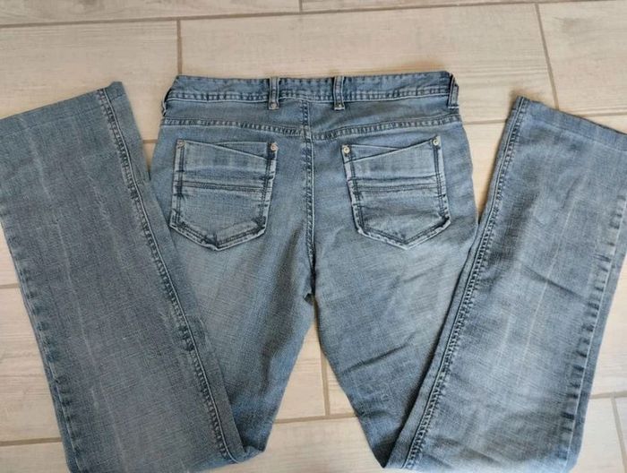 Jean évasé 36 - photo numéro 2