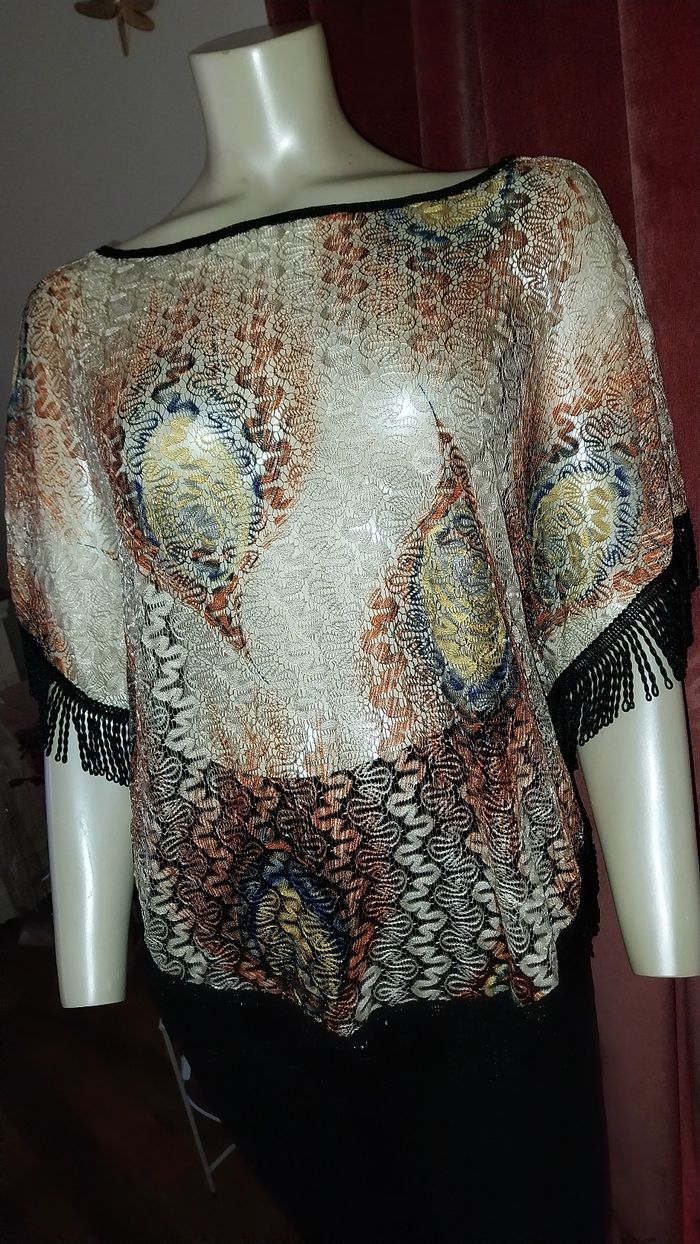 Top poncho broderie neuf taille S/M - photo numéro 2