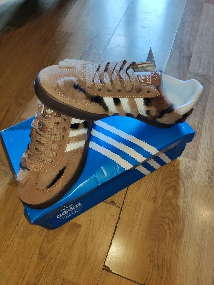Baskets adidas gazelle indoor en fourrure taille 36 - photo numéro 3
