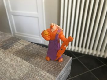 Figurine zeus et bébé hercule disney