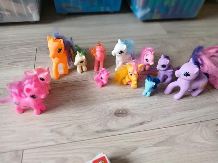 Lot poney et domino hello kitty - photo numéro 2