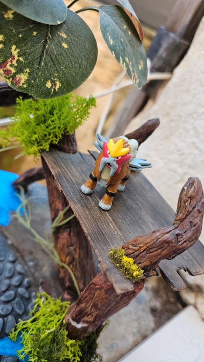 Super figurine Pokemon Nintendo Entei