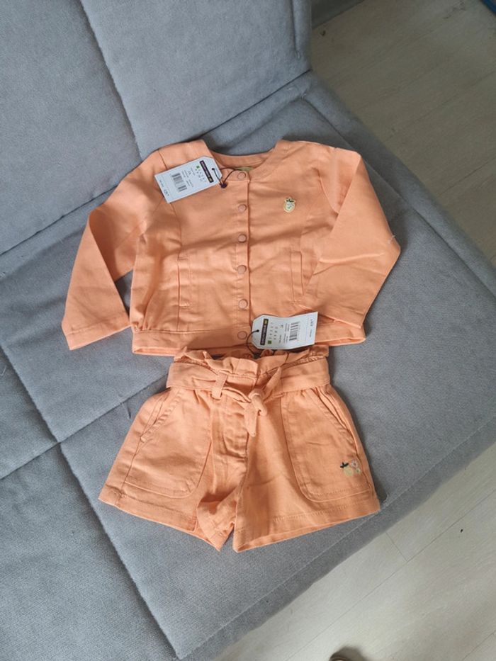 Ensemble Sergent Major taille 2 ans veste et short neuf avec étiquettes