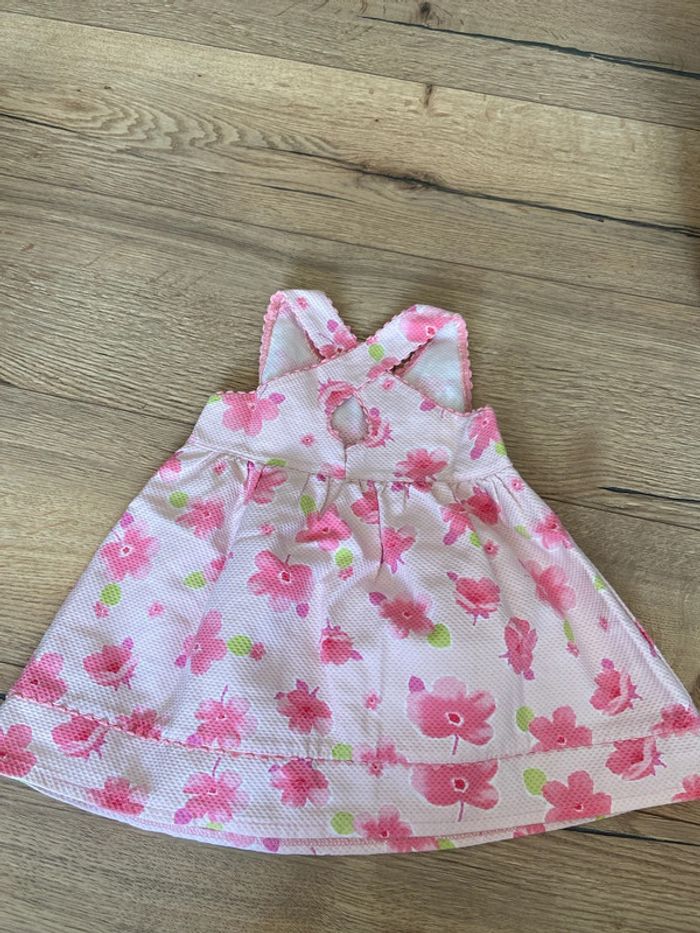 Robe à fleurs - photo numéro 2