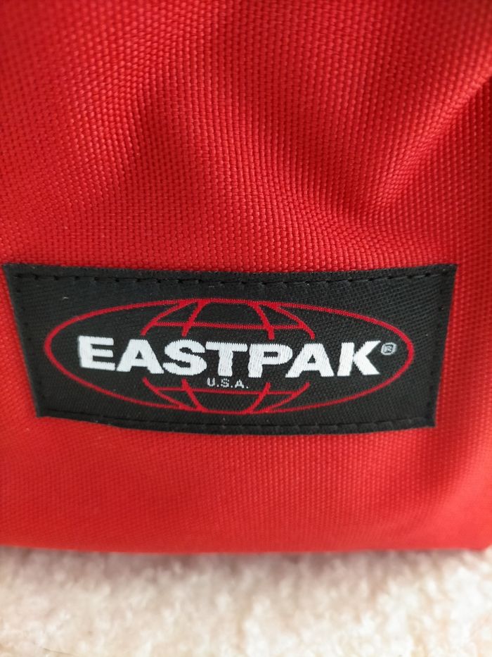 Sac à dos Eastpak rouge 24L - photo numéro 3