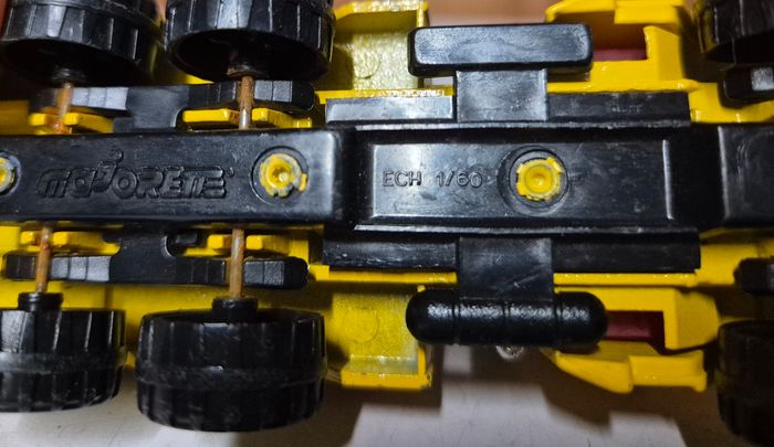 Camion miniature majorette extractor jaune 1/60 Ford louisville - photo numéro 6