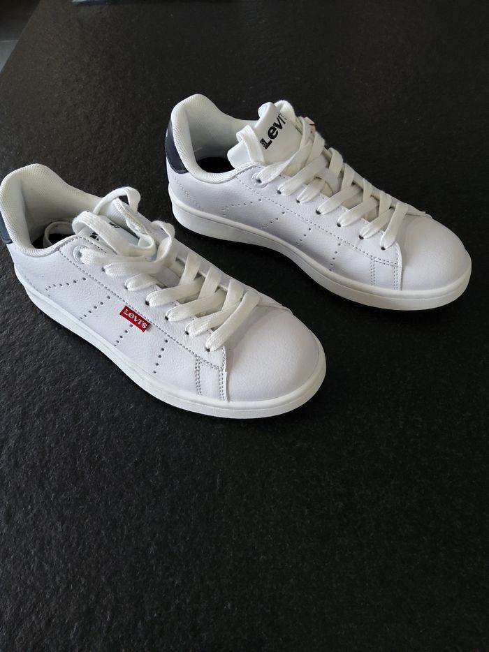 Tennis neuves Levi’s - photo numéro 2