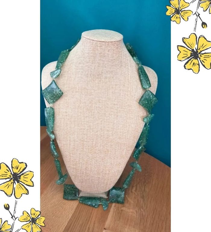 Collier vintage géométrique – Vert transparent craquelé | Collection Émeraude Urbaine - photo numéro 8