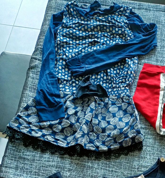 Lot 8 ans 6 robe et un tee shirt manche longue - photo numéro 5