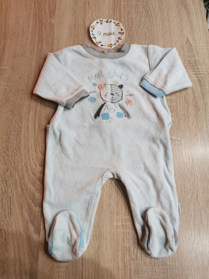 Pyjama en velour bébé 9mois absorba en très bon état