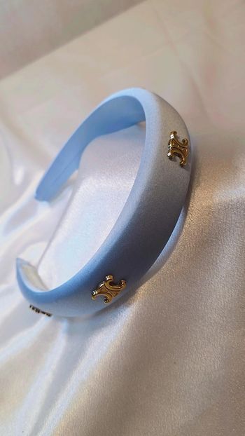 ​Serre-tête bleu ciel satiné