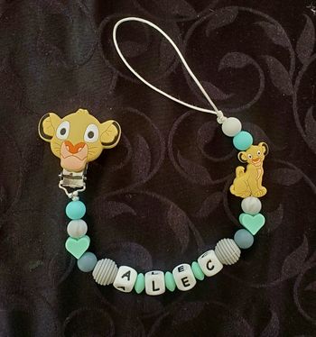 Attache tétine personnalisée