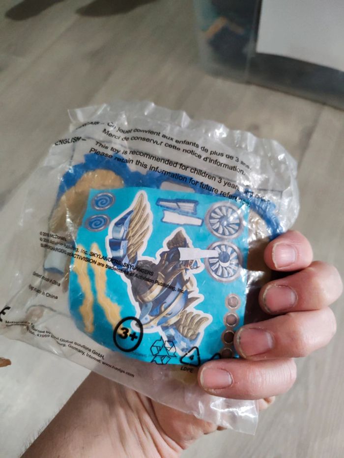 Figurine McDonald's skylanders. - photo numéro 3