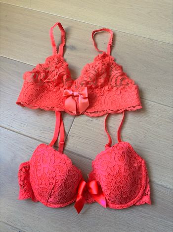 Lot de 2 soutiens-gorge en dentelle roses