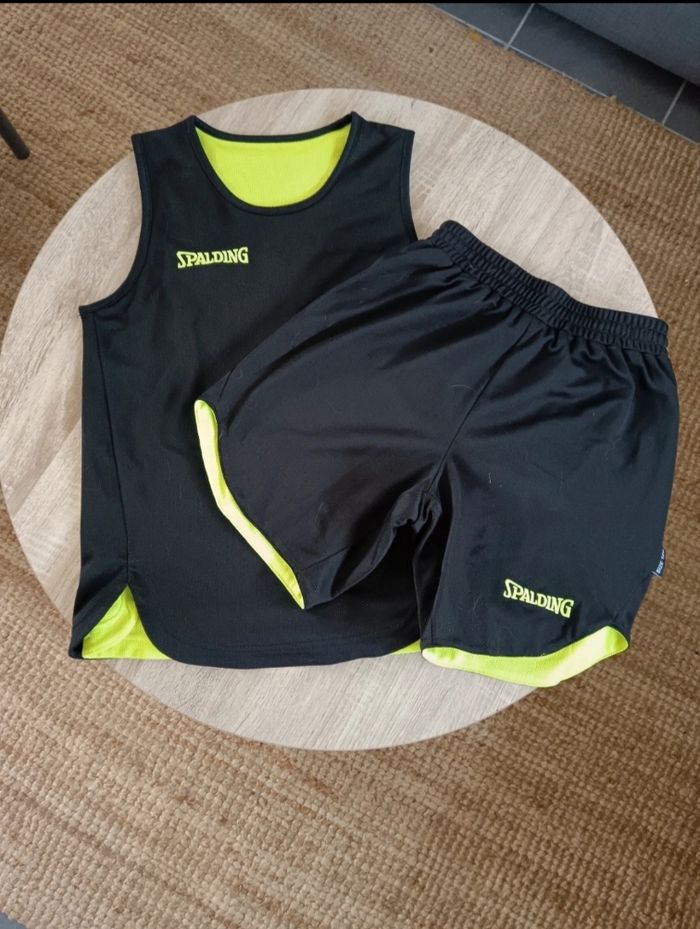 Tenue de basketball