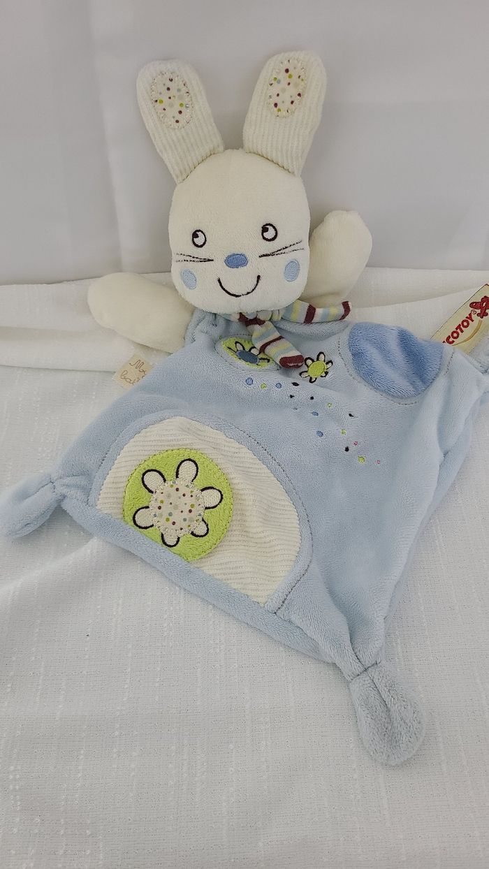 Doudou plat lapin bleu fleurs brodées NICOTOY - photo numéro 3