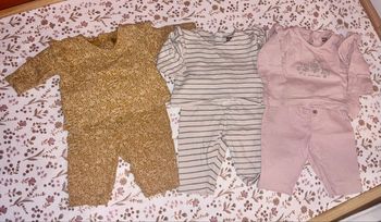 Ensemble fille 1 mois 