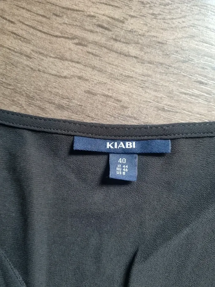 Robe fluide noire avec jupon et boutons aux manches. Femme. Taille 40. Kiabi. TBE - photo numéro 3