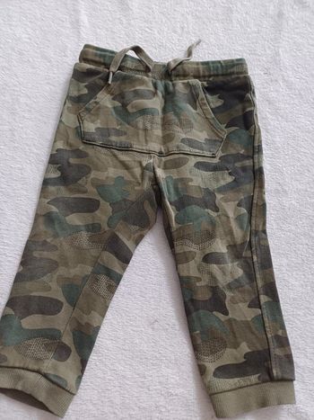 Jogging vert kaki 18 mois Kiabi