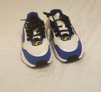 Basket puma couleur bleu blanc  taille 43