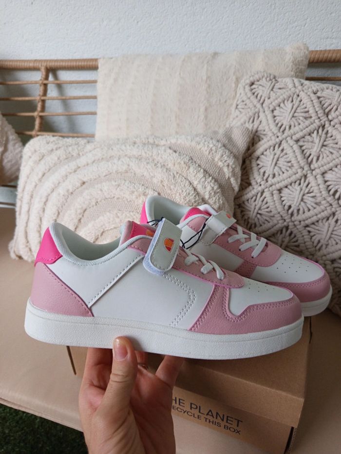 Paire de baskets / sneakers à scratch Ellesse pointure 35 neuves avec étiquettes