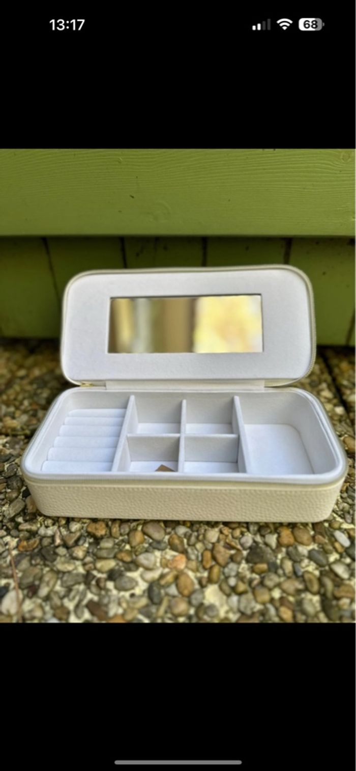 Boîte à bijoux blanche - photo numéro 2