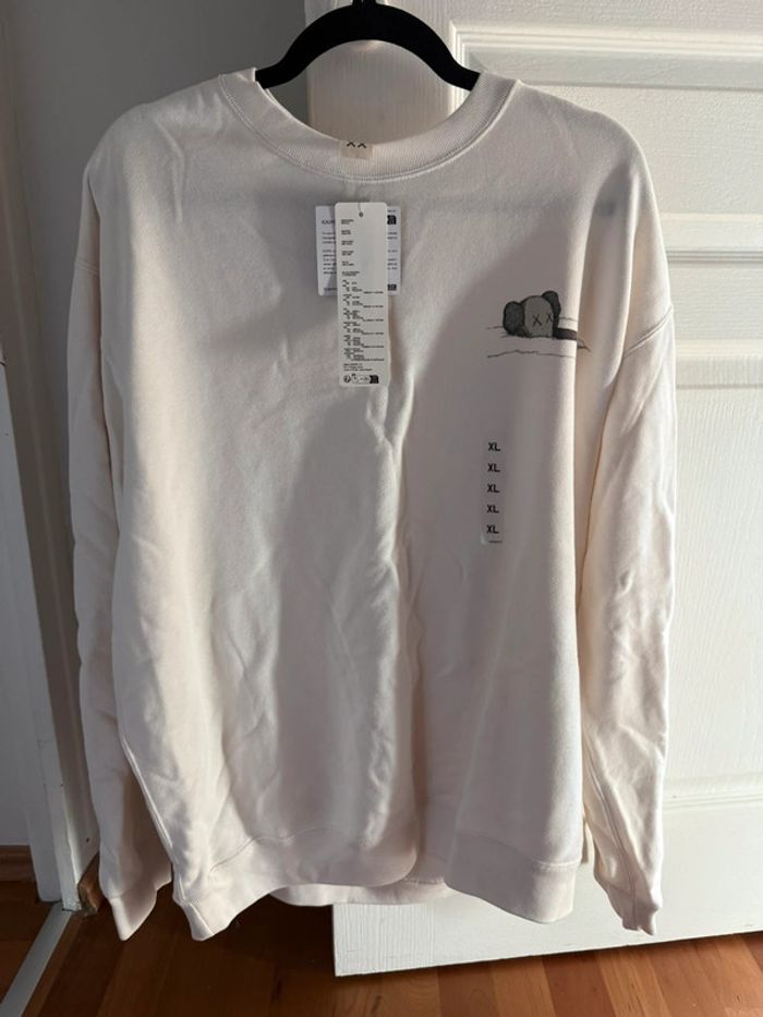 Sweatshirt Uniqlo X Kaws