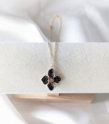 Collier fleur 