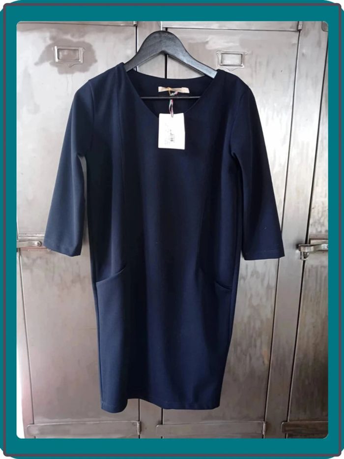 Robe longue bleue marine manches ¾ La Fée Maraboutée taille 34 neuve