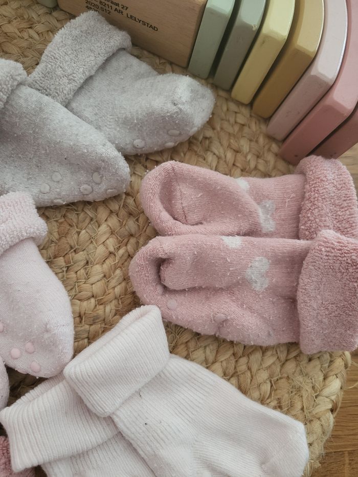 🌸Lot de 8 paires de chaussettes de plusieurs marques taille 17 / 18 - photo numéro 4