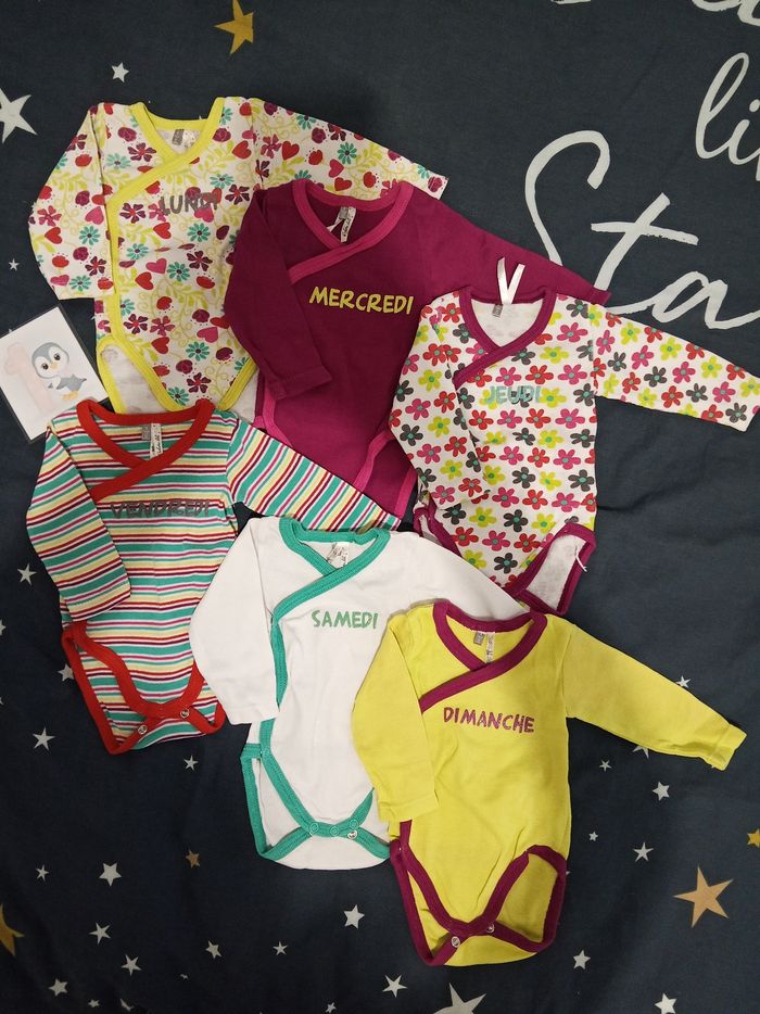 Lot 6 bodies "semaine" _ 1 mois