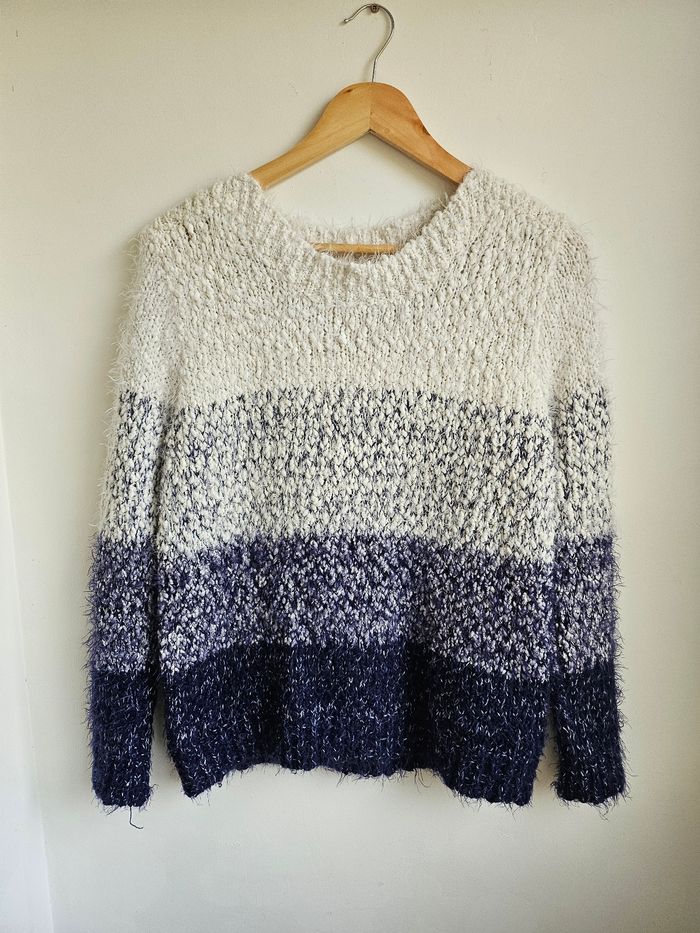 Très joli pull blanc/violet taille 5 (40)