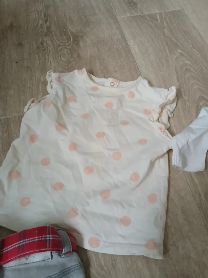 Lot de 4 vêtements bébé fille 6 mois - photo numéro 10